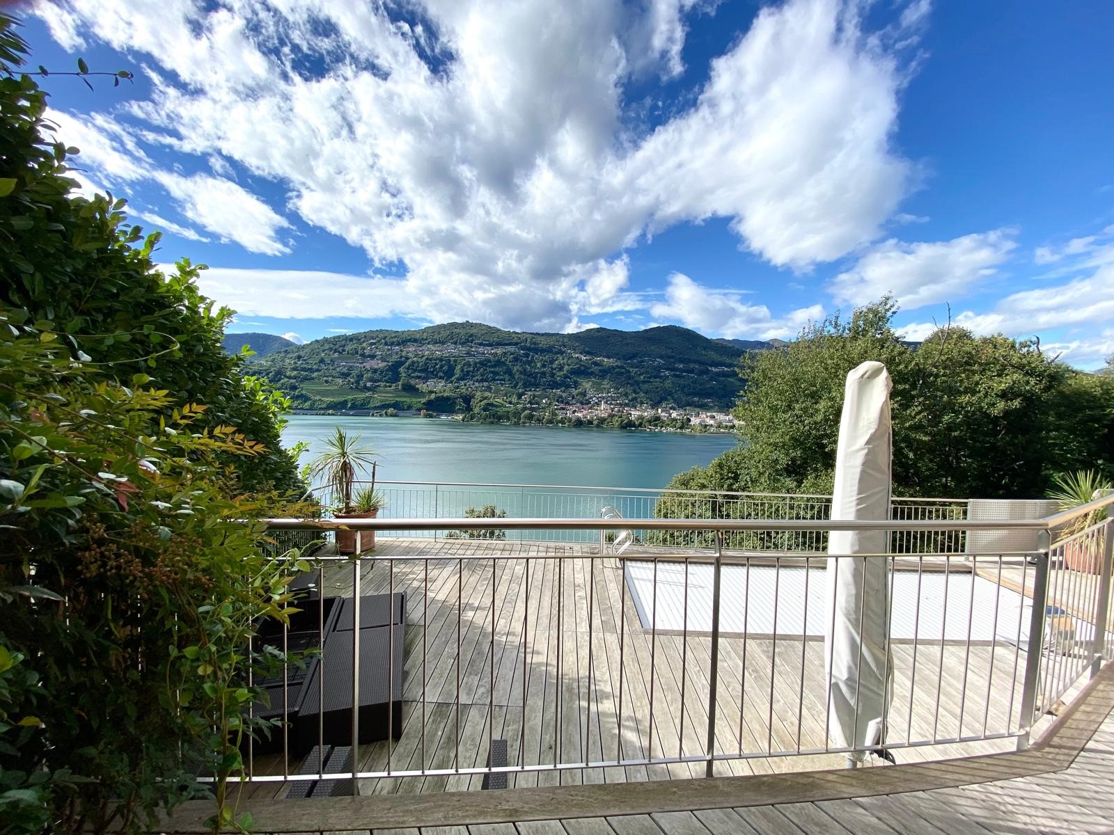 Montagnola - Moderna Residenza con Vista Incantevole e Privacy