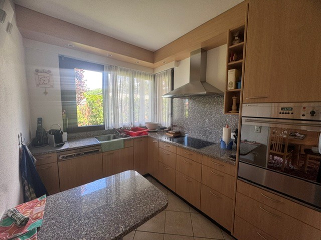 Lugano/Breganzona ampia casa unifamiliare in posizione tranquilla