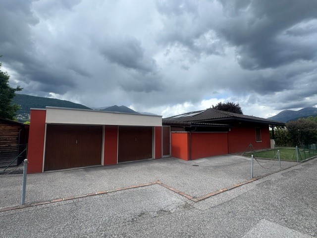 Lugano/Breganzona ampia casa unifamiliare in posizione tranquilla