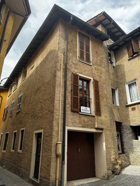 Canobbio/Lugano vendiamo casa unifamiliare di nucleo